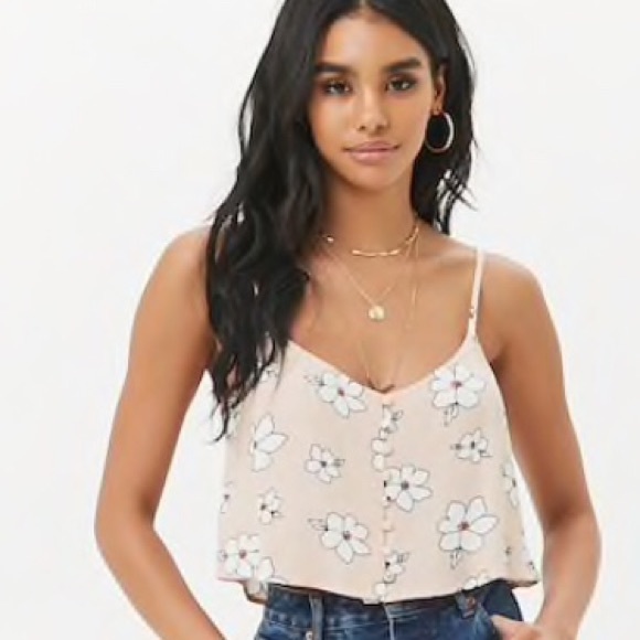 2 cute Crop tops - Picture 2 of 6